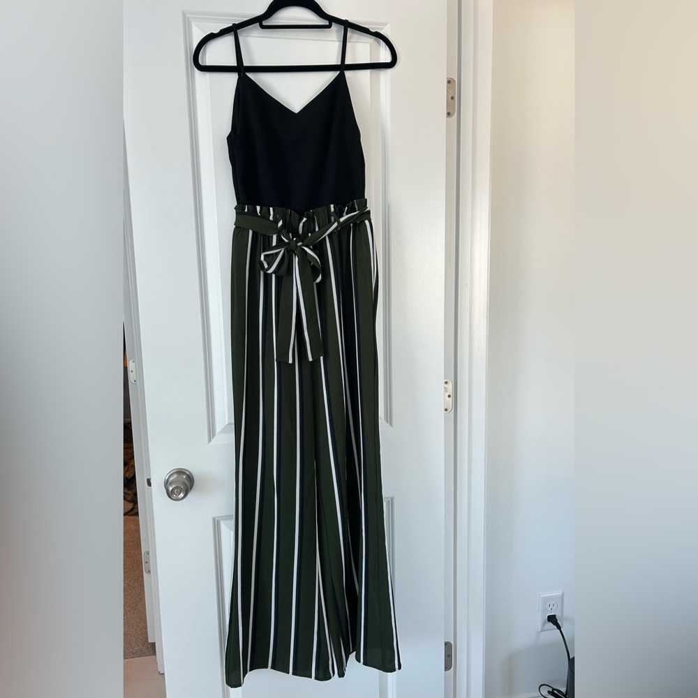 Small Francesca’s black, green, white tank top jumpsuit
